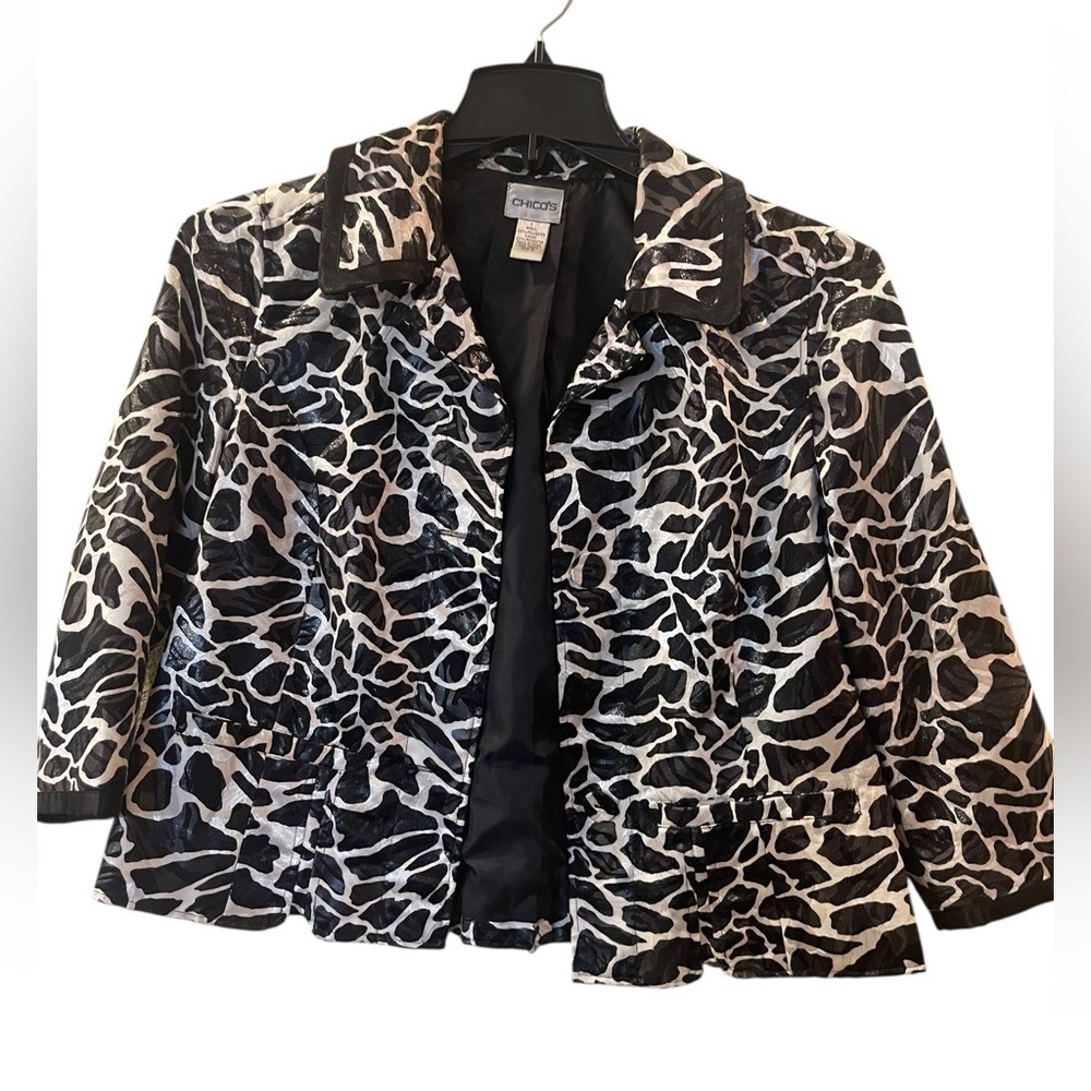 Chicos Women’s Shines Black & White Animal Print Design Jacket Size 0/XS